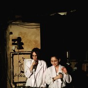 「実験室」出演時のchelmico。