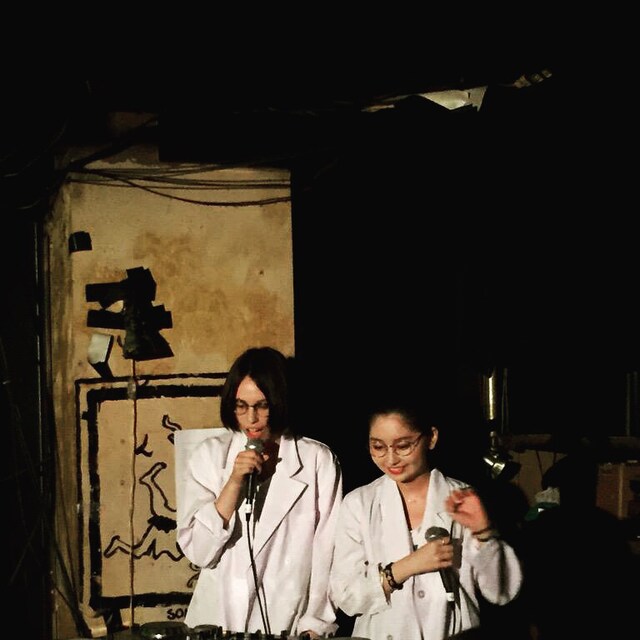 「実験室」出演時のchelmico。