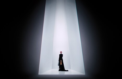 LiSA「『ReawakeR (feat. Felix of Stray Kids)』-Concept Teaser 1-」より。