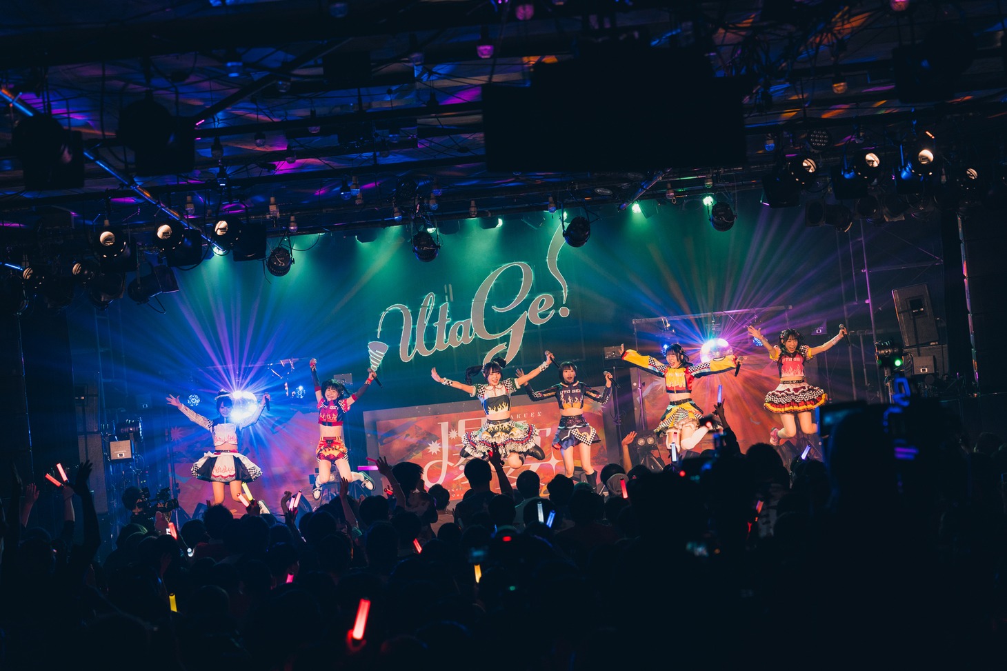 「UtaGe! 5th OneManLive『爆宴』」の様子。（撮影：真島洸）