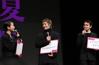 窪田正孝と北村匠海（DISH//）に「悪いね～」と言われる伊藤万理華（左）。