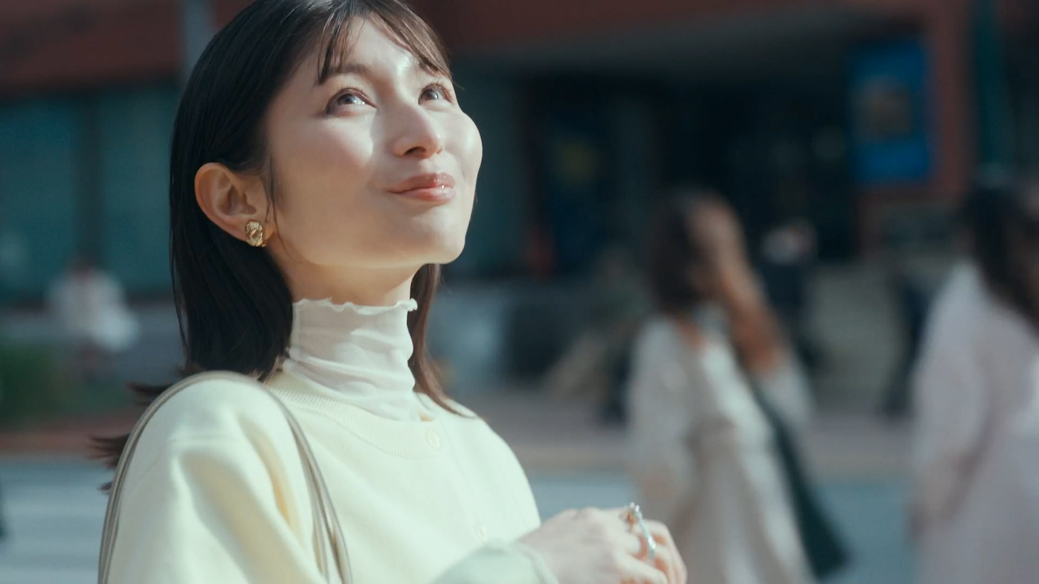 テレビCM「ジョージア × Ado 始動」編より。