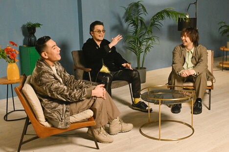 左からAKLO、KREVA、三浦大知。