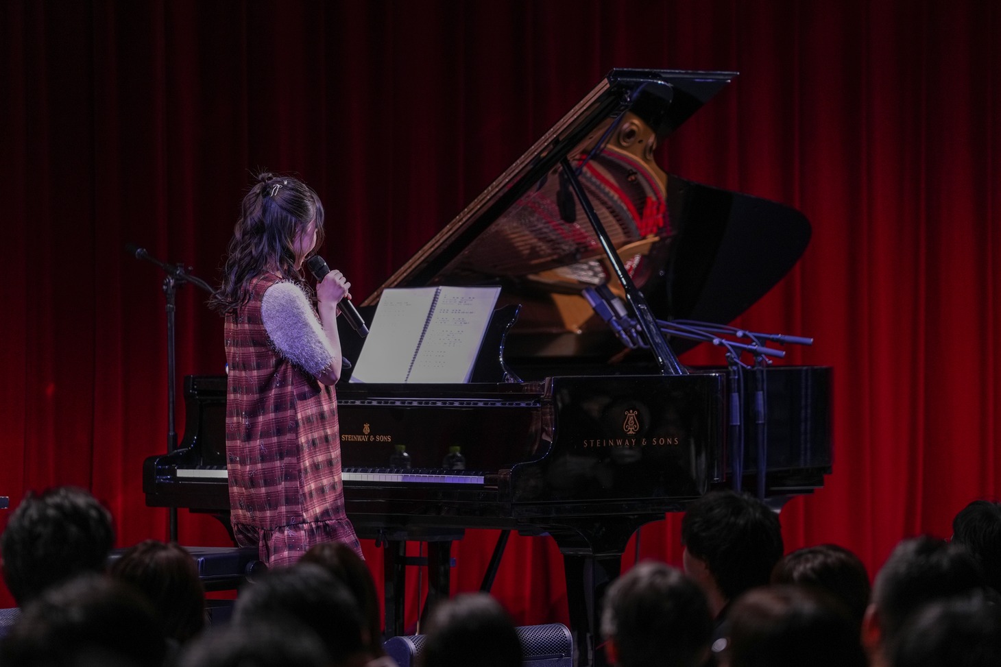 「有安杏果 A Little Harmony Live 2025 ～Piano Note～」の様子。（写真提供：Apricot Music Records）