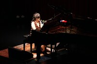 「有安杏果 A Little Harmony Live 2025 ～Piano Note～」の様子。（写真提供：Apricot Music Records）