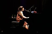 「有安杏果 A Little Harmony Live 2025 ～Piano Note～」の様子。（写真提供：Apricot Music Records）