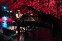 「有安杏果 A Little Harmony Live 2025 ～Piano Note～」の様子。（写真提供：Apricot Music Records）