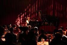 「有安杏果 A Little Harmony Live 2025 ～Piano Note～」の様子。（写真提供：Apricot Music Records）