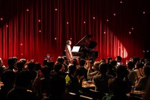 「有安杏果 A Little Harmony Live 2025 ～Piano Note～」の様子。（写真提供：Apricot Music Records）