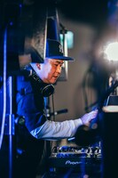 DJ YANATAKE（Photo by Akitake Kuwabara）