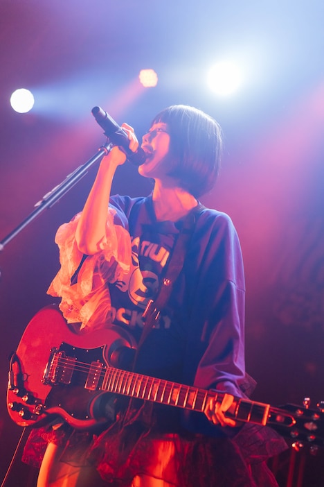 ano（撮影：横山マサト）