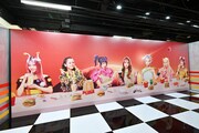 ポップアップイベント「マクドナルド GALAXY（ギャラクシー）展」の様子。