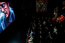 「向井秀徳と見る、MATSURI SESSION AT BUDOKAN 試写会」の会場の様子。