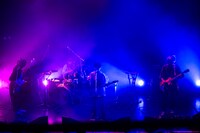 橋本絵莉子のライブの様子。