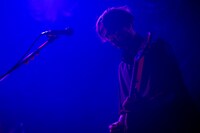 橋本絵莉子のバンドメンバーの曽根巧（G）。