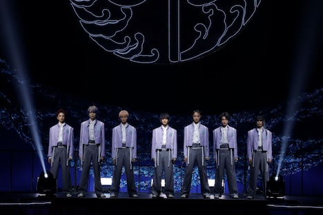 「0年0組」の制服で登場した龍宮城。