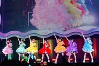 「FRUITS ZIPPER OFFICIAL FANCLUB LIVE -うぃーあーふるっぱー!!-」の様子。