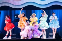 「FRUITS ZIPPER OFFICIAL FANCLUB LIVE -うぃーあーふるっぱー!!-」の様子。