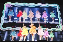 「FRUITS ZIPPER OFFICIAL FANCLUB LIVE -うぃーあーふるっぱー!!-」の様子。