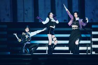 IS:SUE ©LAPONE GIRLS