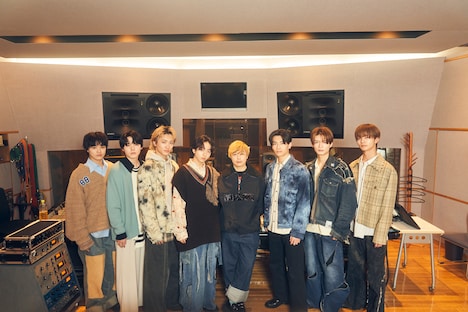 原因は自分にある。と.ENDRECHERI.（中央）。