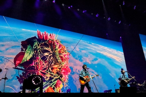 「YUZU ARENA TOUR 2024-2025 図鑑 Supported by NISSAN SAKURA」神奈川・横浜アリーナ公演の様子。©SENHA