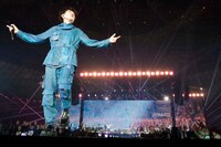 「YUZU ARENA TOUR 2024-2025 図鑑 Supported by NISSAN SAKURA」神奈川・横浜アリーナ公演の様子。©SENHA