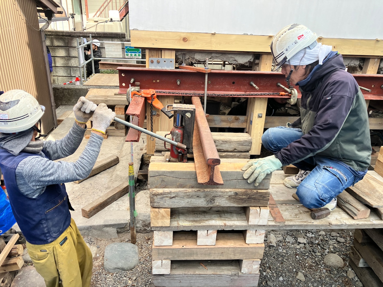 揚げ屋作業の様子。（写真提供：渡辺建設株式会社）