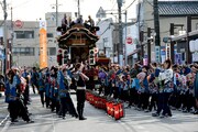藤枝大祭りの様子。（提供：藤枝大祭り写真コンクール [藤枝大祭連合会] / 財津瑠歌「お披露目」）