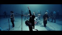 [Alexandros]「金字塔」ミュージックビデオより。