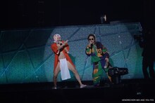 C&Kのパフォーマンスの様子。