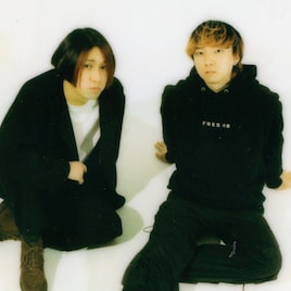 GOMESS & Yackleの5年間を集約、初アルバムは全19曲の大ボリューム