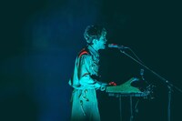 三原康司（B, Vo）（撮影：渡邉一生）