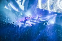 「FREDERHYTHM ARENA 2025 CITRUS CURIO CITY -TOKYO NIGHT CRUISING-」東京・日本武道館公演の様子。（撮影：森好弘）