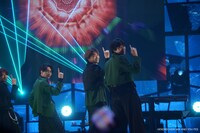 原因は自分にある。のパフォーマンスの様子。