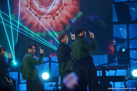 原因は自分にある。のパフォーマンスの様子。