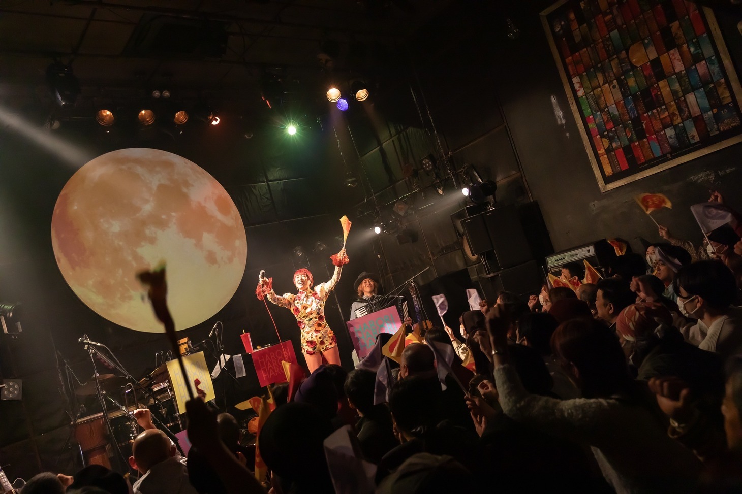 もも（チャラン・ポ・ランタン）「ひとりでもはろりツアー」青山 月見ル君想フ公演の様子。（Photo by Masayo）