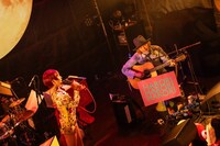 左からもも、中村大史（tricolor）（Photo by Masayo）