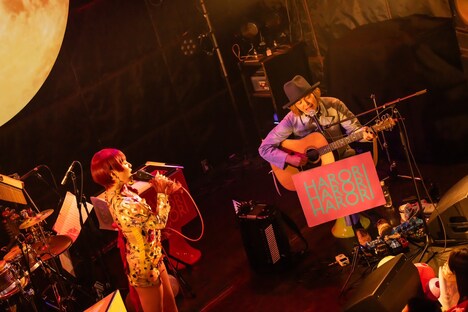 左からもも、中村大史（tricolor）（Photo by Masayo）