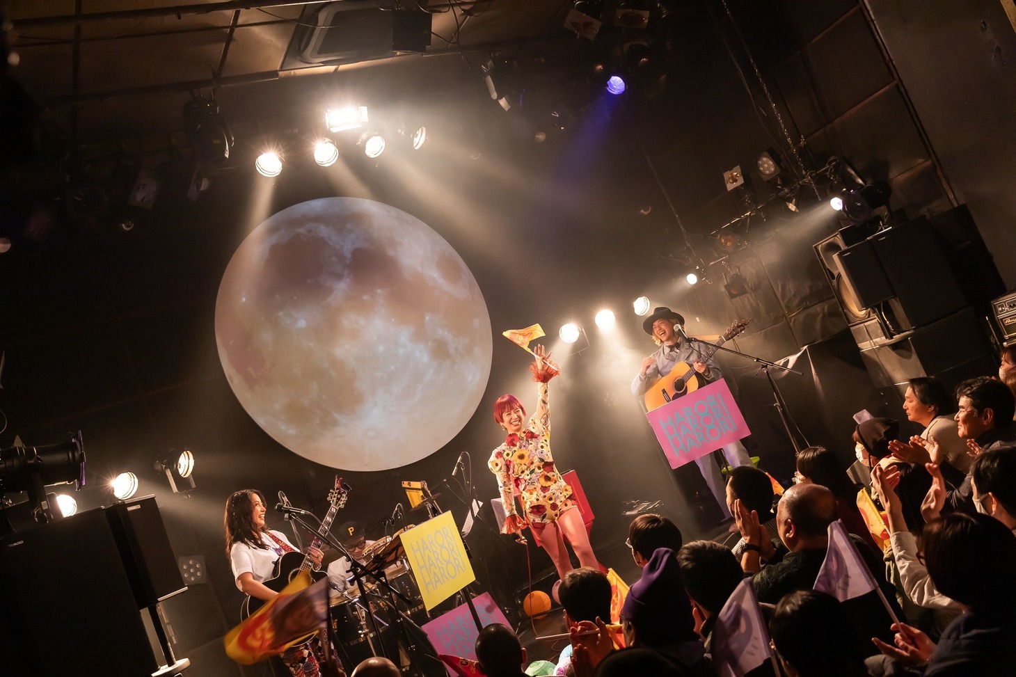 もも（チャラン・ポ・ランタン）「ひとりでもはろりツアー」青山 月見ル君想フ公演の様子。（Photo by Masayo）