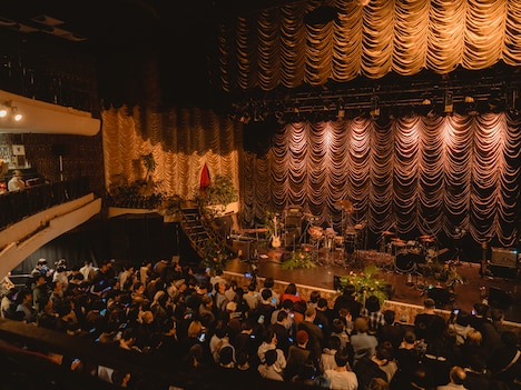 開演前の東京キネマ倶楽部。（Photo by Jun Yokoyama）
