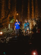 「風の谷のナウシカ」を歌う吉田靖直（Vo）とPLASTICMAI（Vo）。（Photo by Jun Yokoyama）