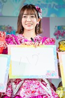 「メンバーとの絆を感じた瞬間」を発表する小泉遥香（超ときめき♡宣伝部）。