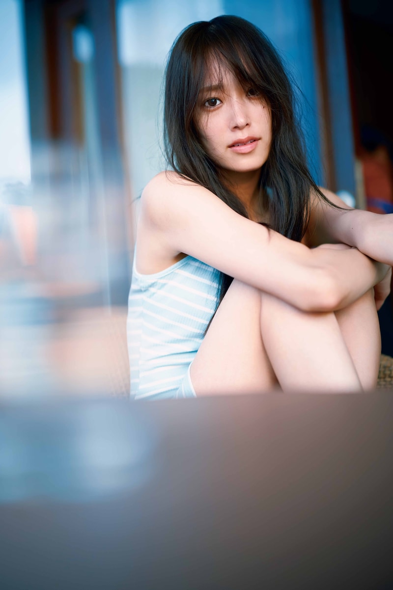 佐々木久美1st写真集「めくる日々」@Loppi・HMV限定版裏表紙（撮影：藤原宏）