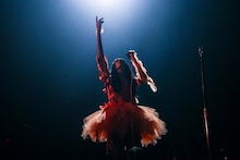 アヴちゃん（Vo）（撮影：森好弘）