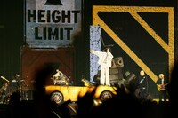 「米津玄師 2025 TOUR / JUNK」東京ドーム公演より「LOST CORNER」のパフォーマンスの様子。