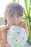 小泉遥香「小泉遥香ファースト写真集 はるのとなり。」より。
