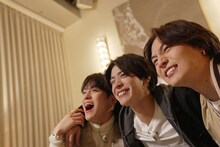 左から松倉海斗（Travis Japan）、松島聡（timelesz）、松田元太（Travis Japan）。©︎日本テレビ