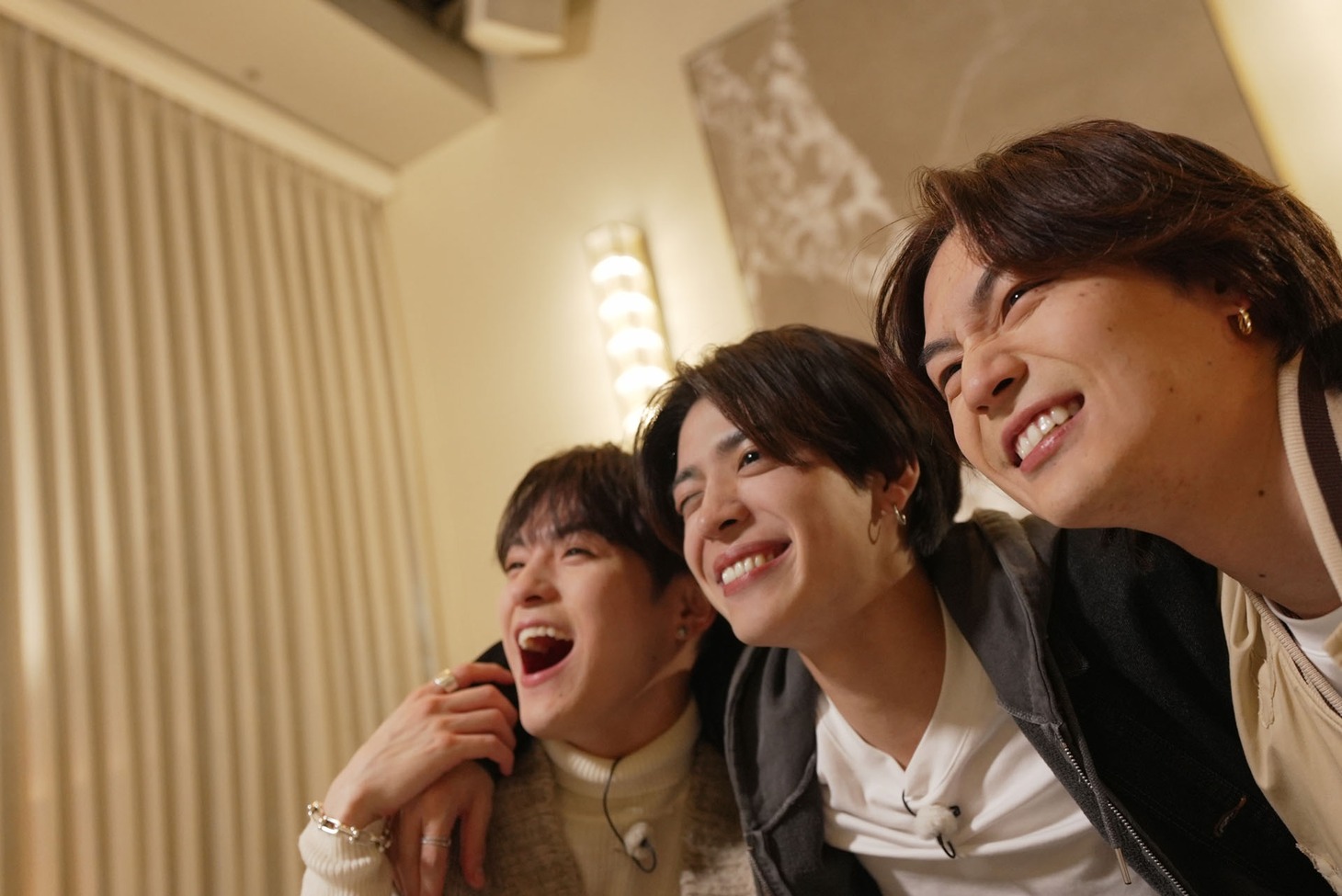 左から松倉海斗（Travis Japan）、松島聡（timelesz）、松田元太（Travis Japan）。©︎日本テレビ