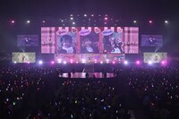 「≒JOY 3rd ANNIVERSARY PREMIUM CONCERT」の様子。©YOANI